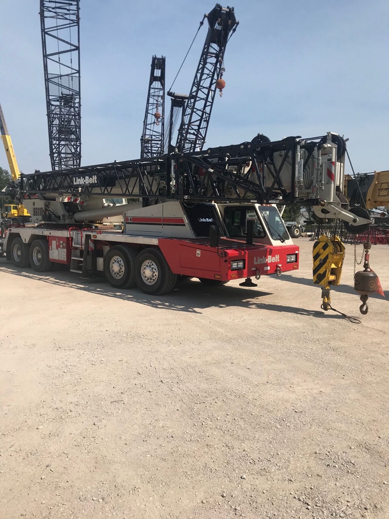 Heavy crane machinery operation Industry