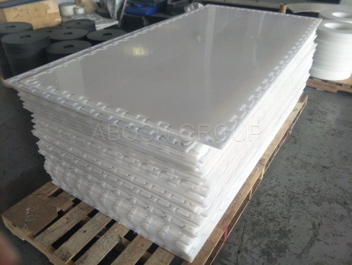 Waterproof Indoor hockey floor skating plastic boards mobile synthetic ice rink for the middle or large amusement park