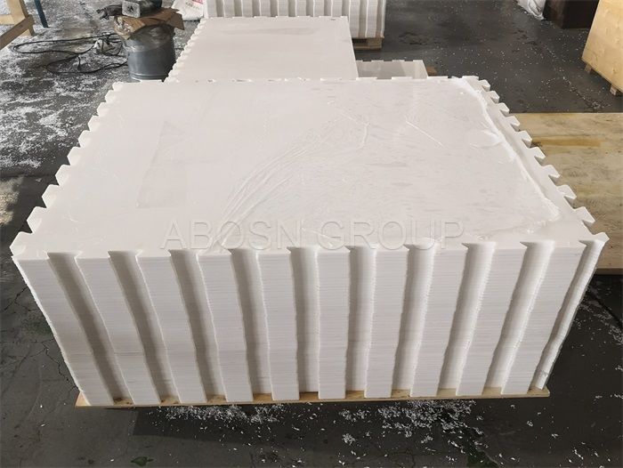 Waterproof Indoor hockey floor skating plastic boards mobile synthetic ice rink for the middle or large amusement park