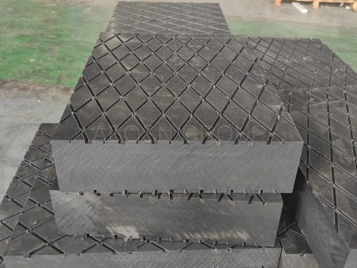 UHMWPE HDPE Crane Outrigger Mat with textured surface Manufacturers