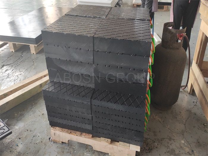 UHMWPE HDPE Crane Outrigger Mat with textured surface Manufacturers
