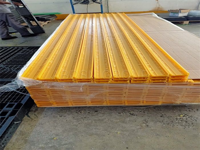 Plastic Rail Guide Tunnel Wear Strips Polyethylene Plastic Wear Strips