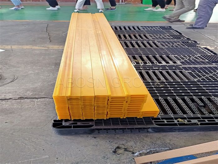 Plastic Rail Guide Tunnel Wear Strips Polyethylene Plastic Wear Strips