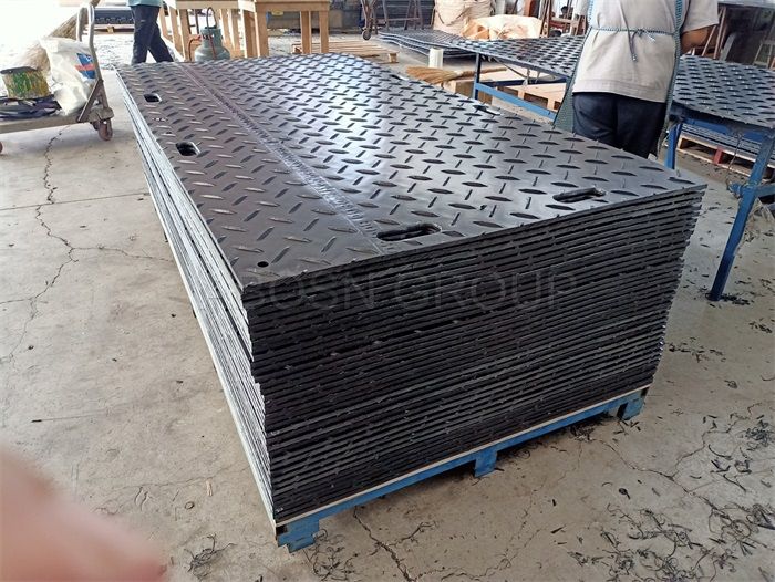 樹脂製敷鉄板 プラボーくん ハードタイプ Anti-skid paving mattress ground protection panels