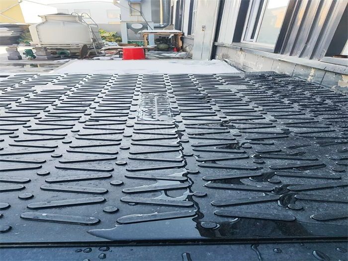 Heavy-duty plate maximum overlap ground protection mats interlocking