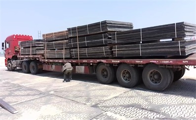 Delivering for heavy duty ground road mat